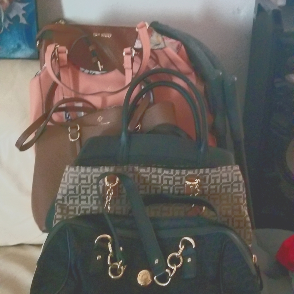 I been going though some ofmy storage .have store away some beautiful purses